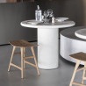 Table de repas ronde ELEMENTS en microciment - Ethnicraft